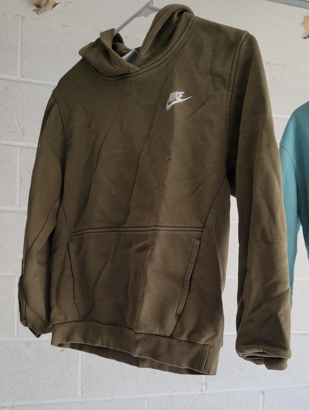 Nike BOYS HOODIE Olive Green Pullover Hoodie with White Swoosh